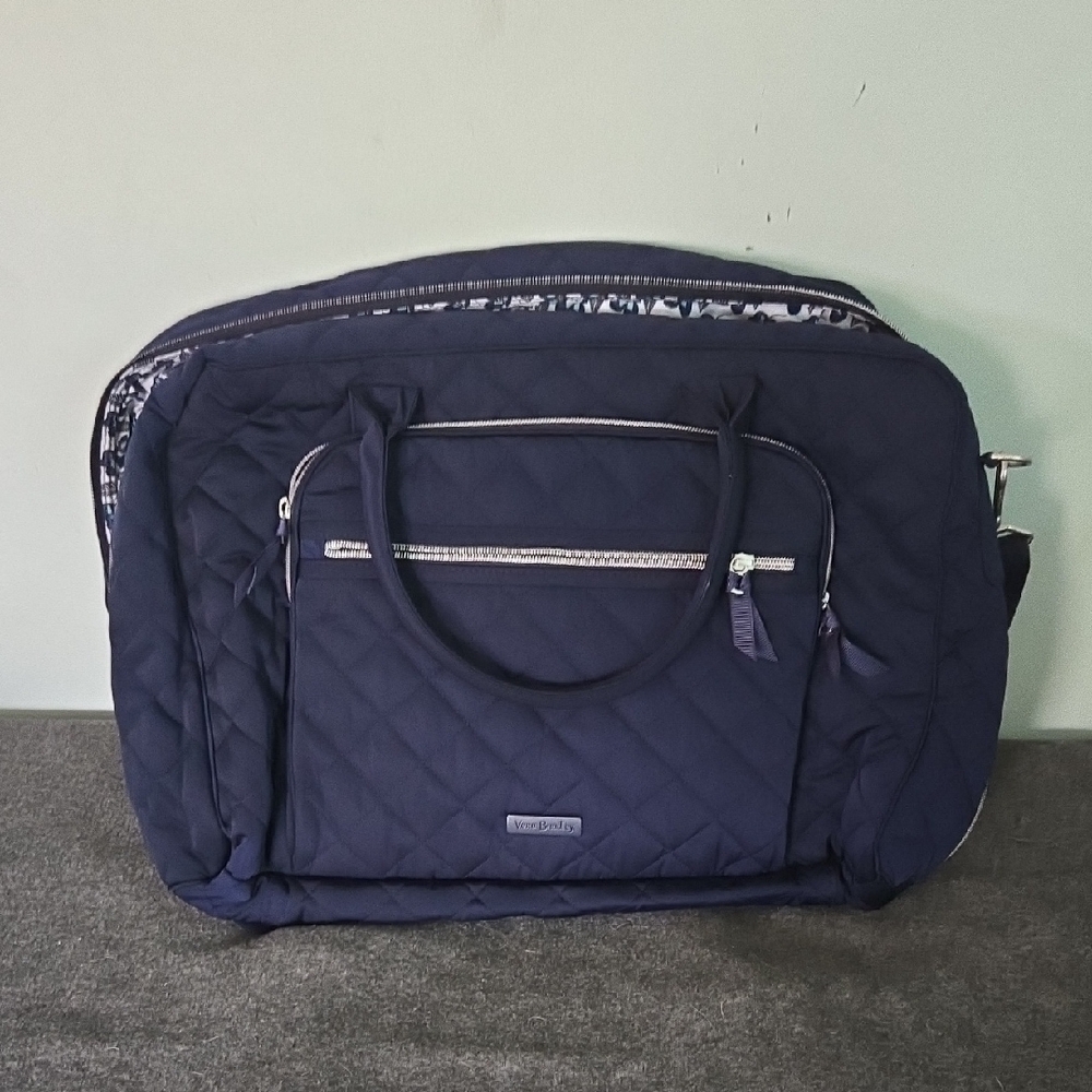 NWOT - Vera Bradley - Classic Navy Weekender Lay Flat Bag